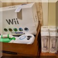 E02. Wii set and controllers. 